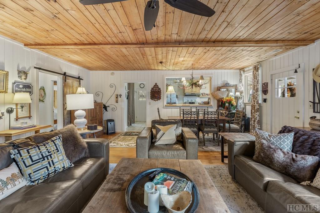 48 Holt Knob Road
