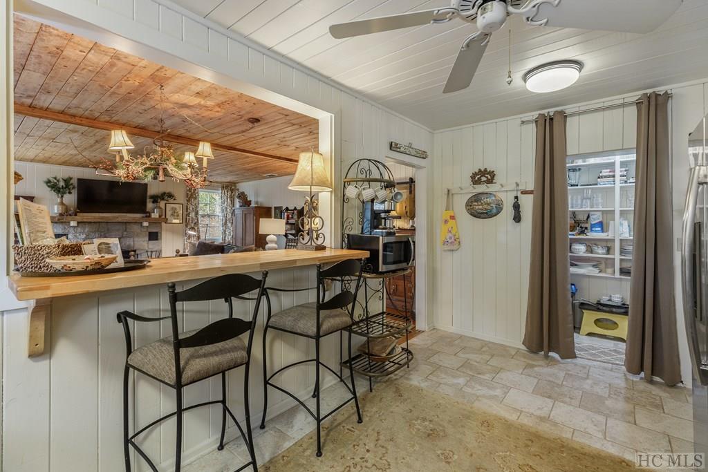 48 Holt Knob Road