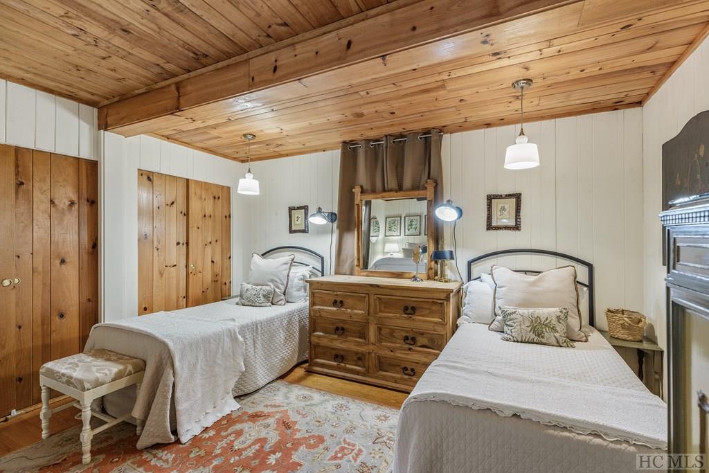 48 Holt Knob Road