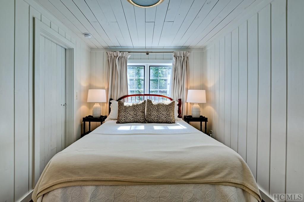 656 Big Bear Pen Road