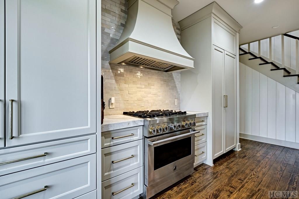 656 Big Bear Pen Road