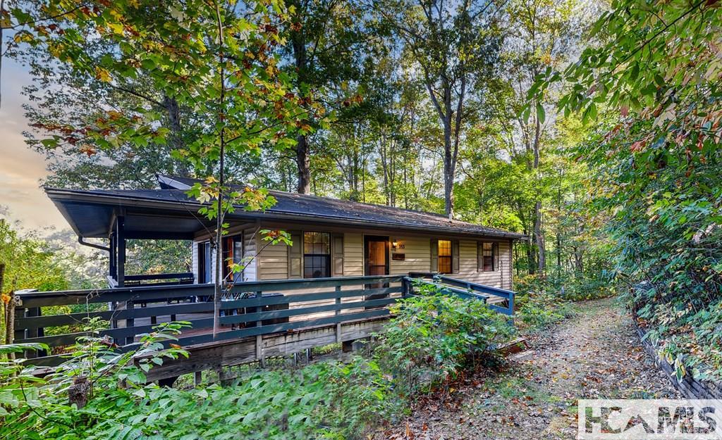 353 Vistawilla Drive