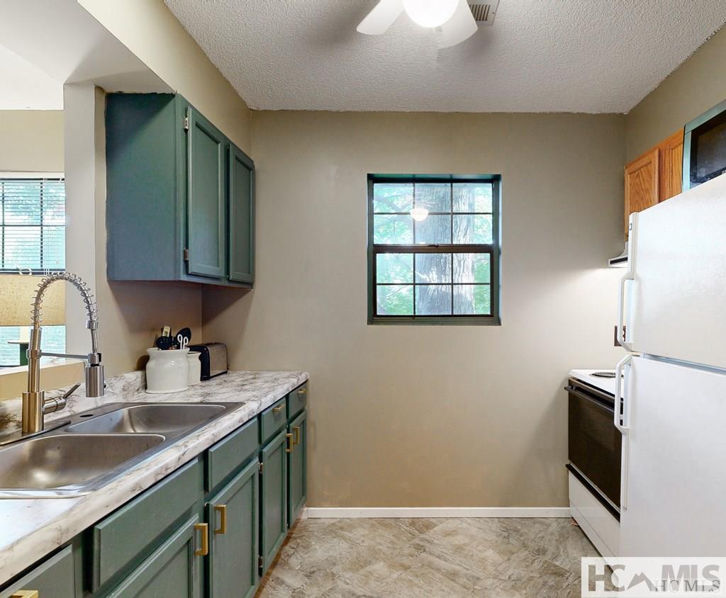 353 Vistawilla Drive