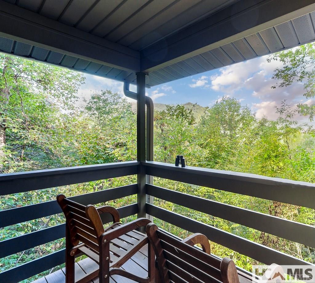 353 Vistawilla Drive