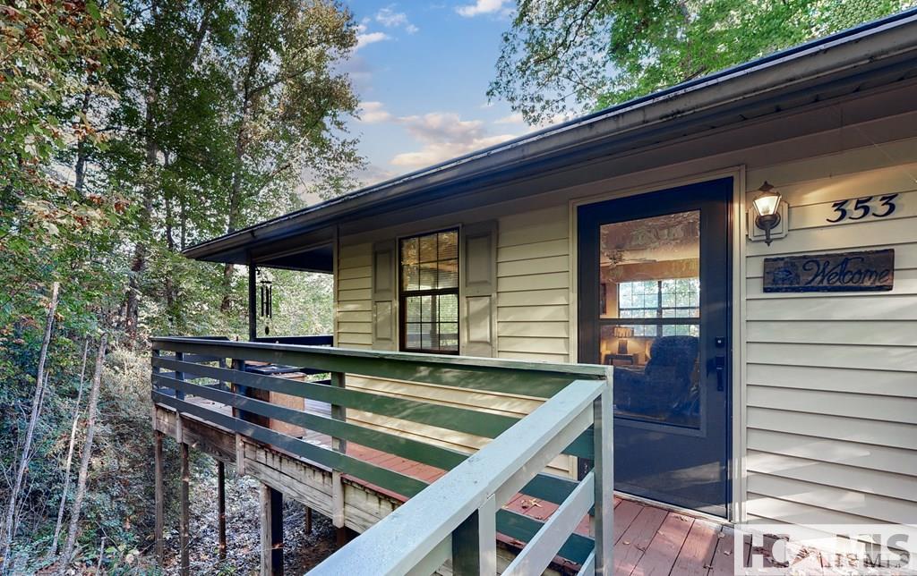 353 Vistawilla Drive