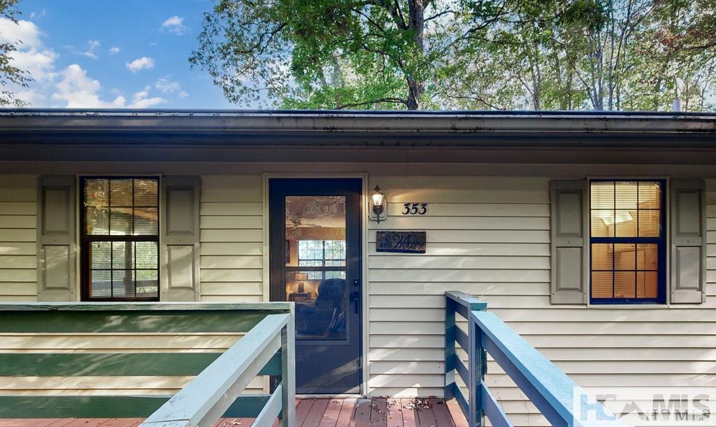 353 Vistawilla Drive