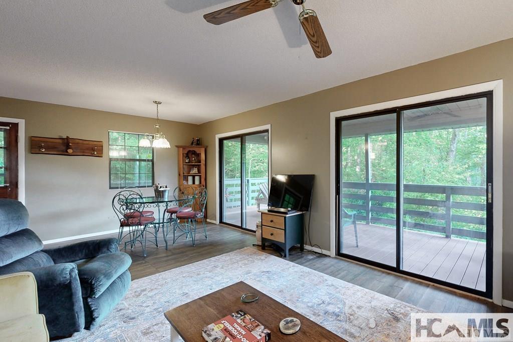 353 Vistawilla Drive