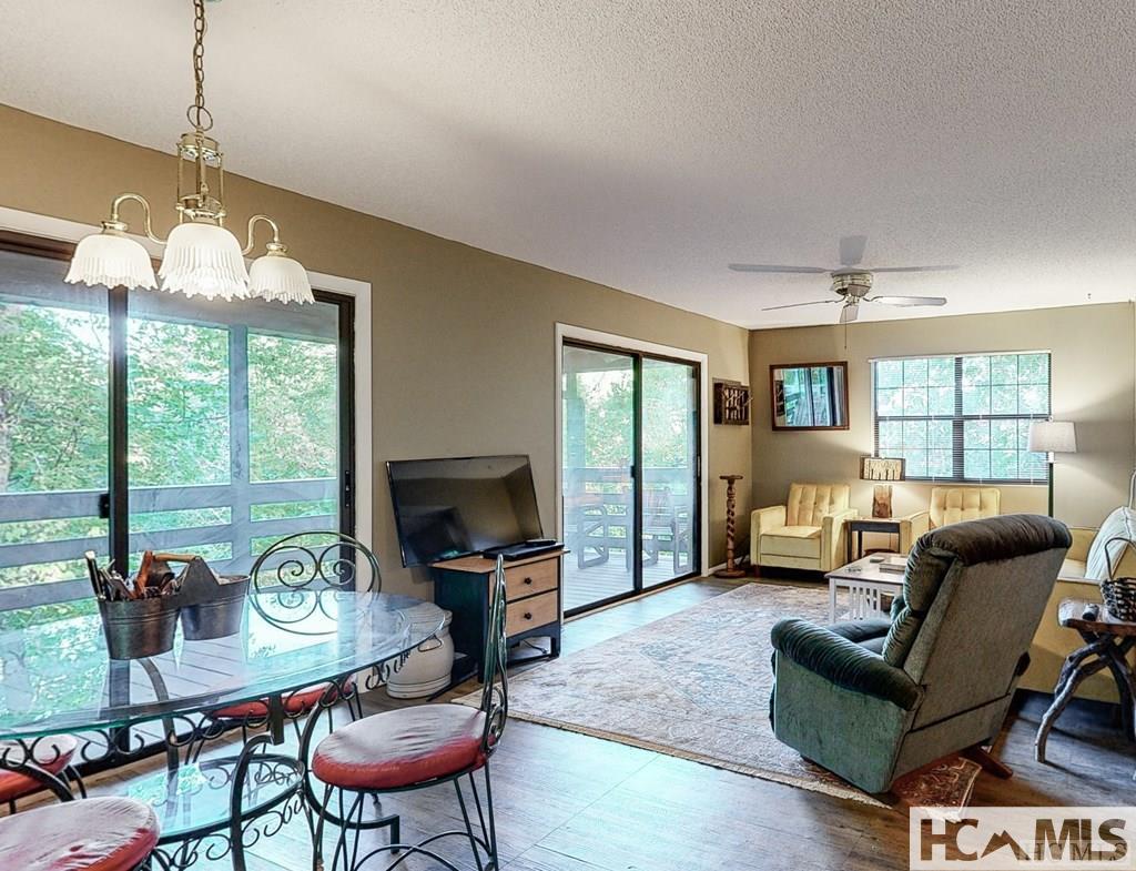 353 Vistawilla Drive