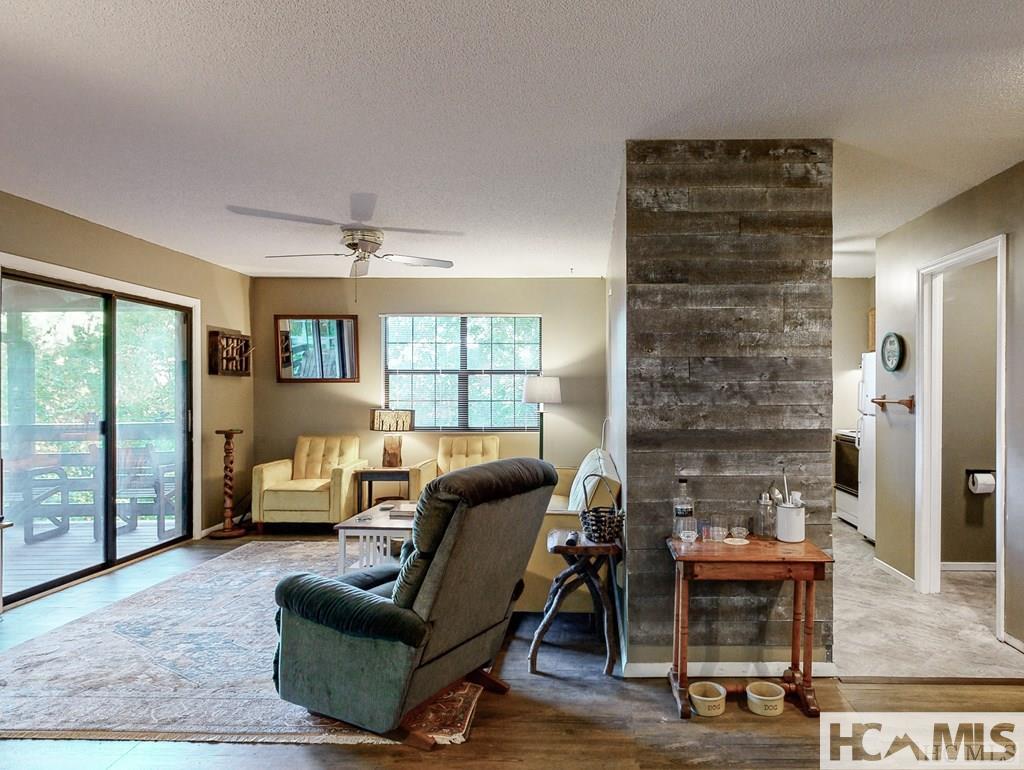 353 Vistawilla Drive