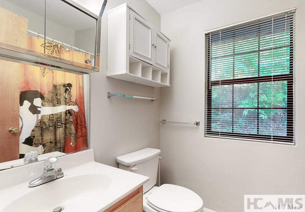 353 Vistawilla Drive