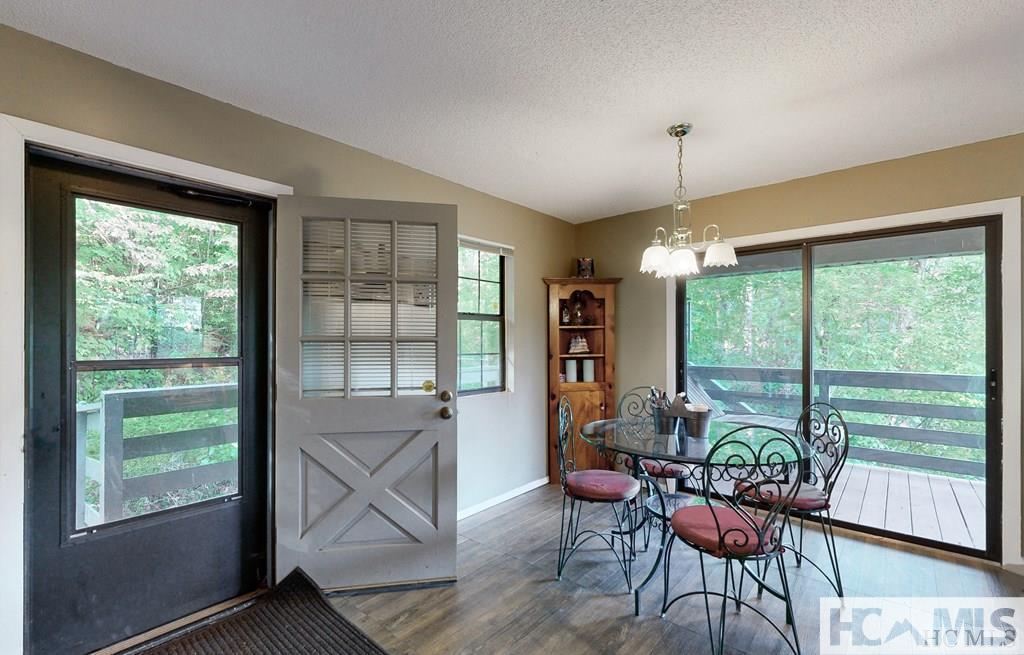 353 Vistawilla Drive
