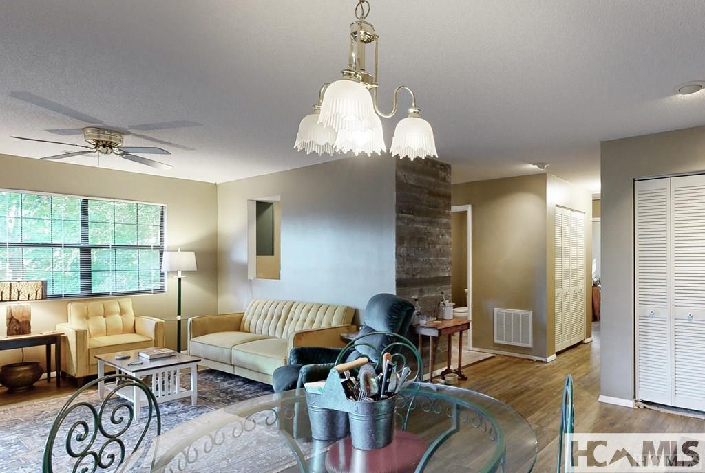 353 Vistawilla Drive