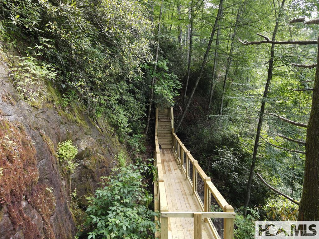 TBD Saratay Falls Drive Drive