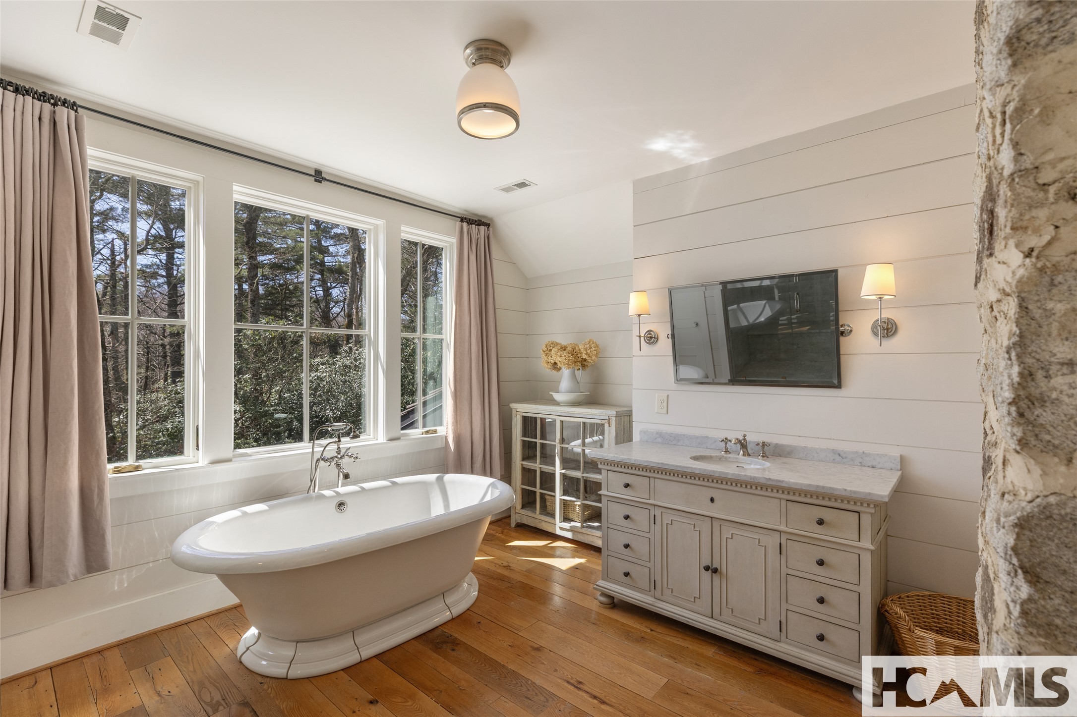 225 Bowery Road