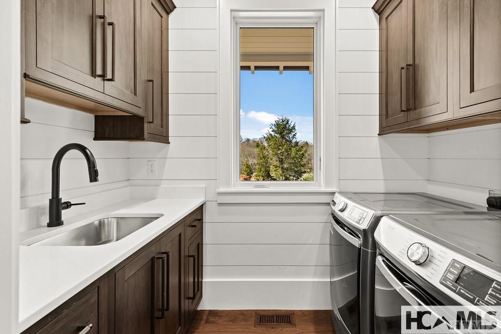 33 Sanctuary Ridge Road