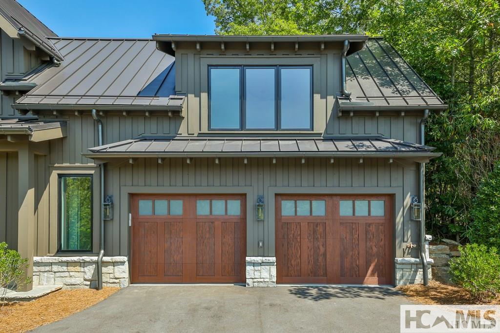 33 Sanctuary Ridge Road