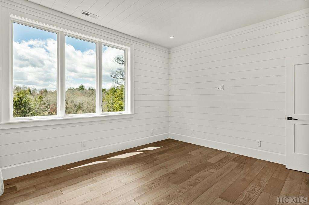 33 Sanctuary Ridge Road