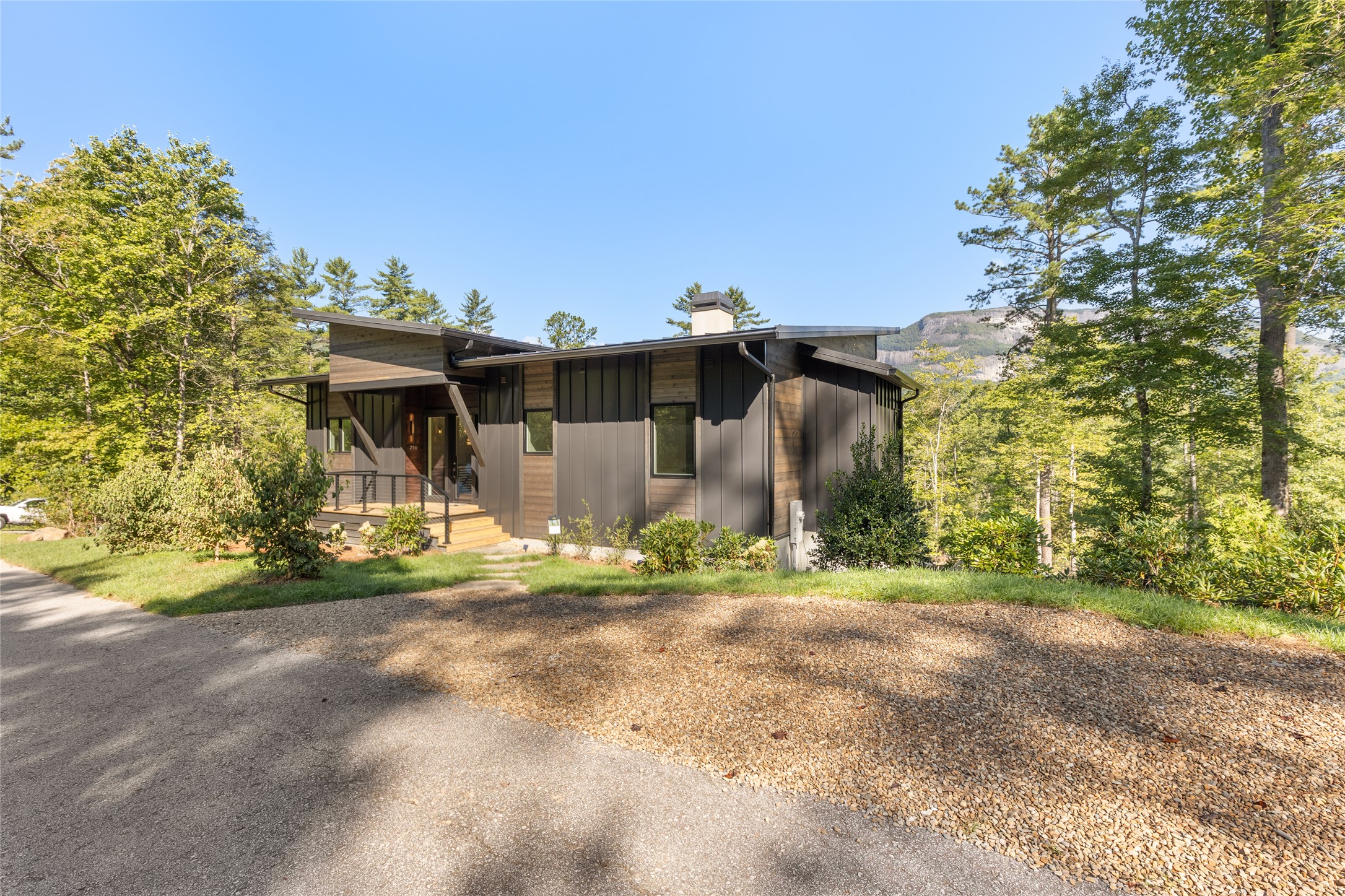 206 Sanctuary View Trail