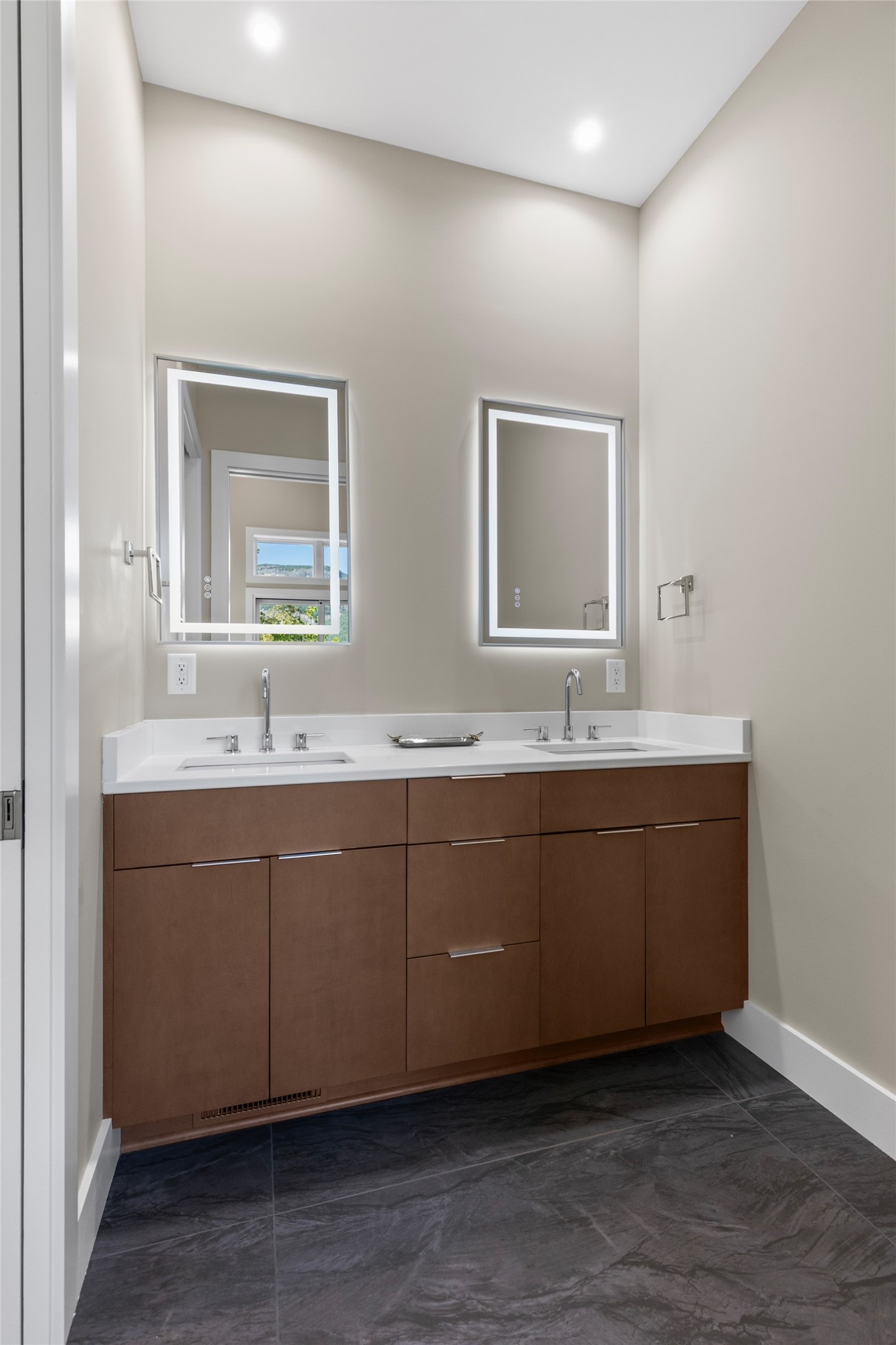 206 Sanctuary View Trail