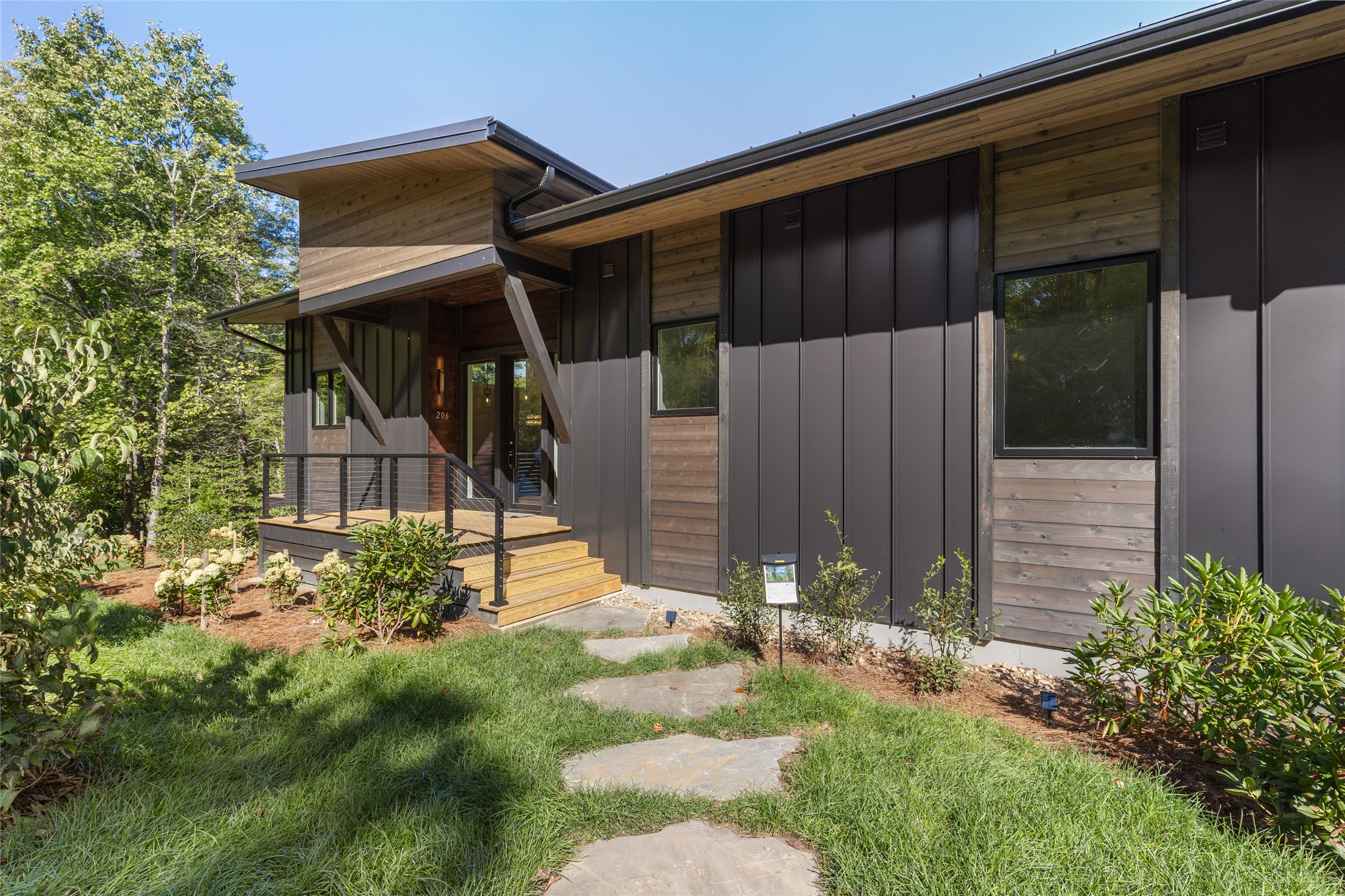 206 Sanctuary View Trail