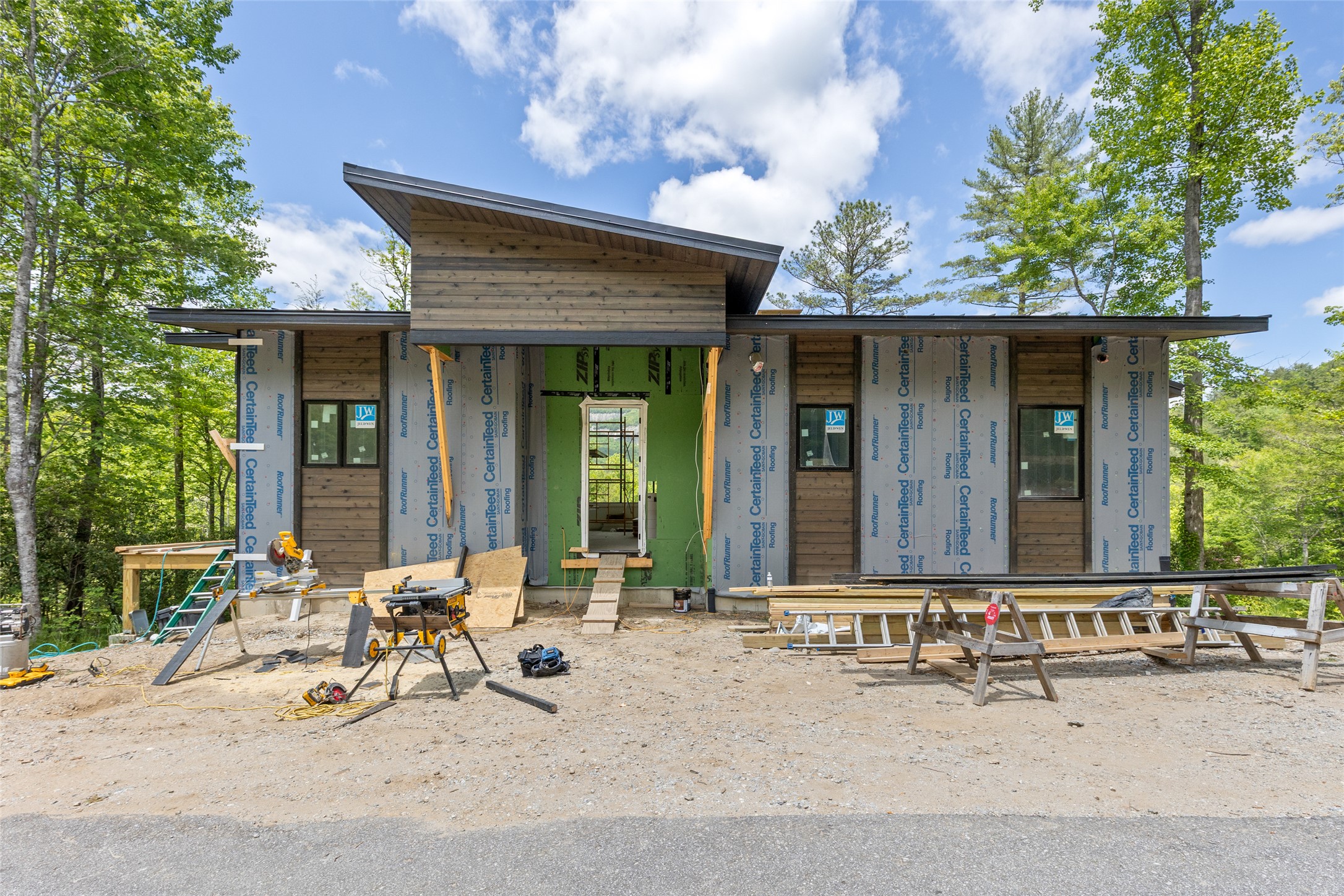 206 Sanctuary View Trail