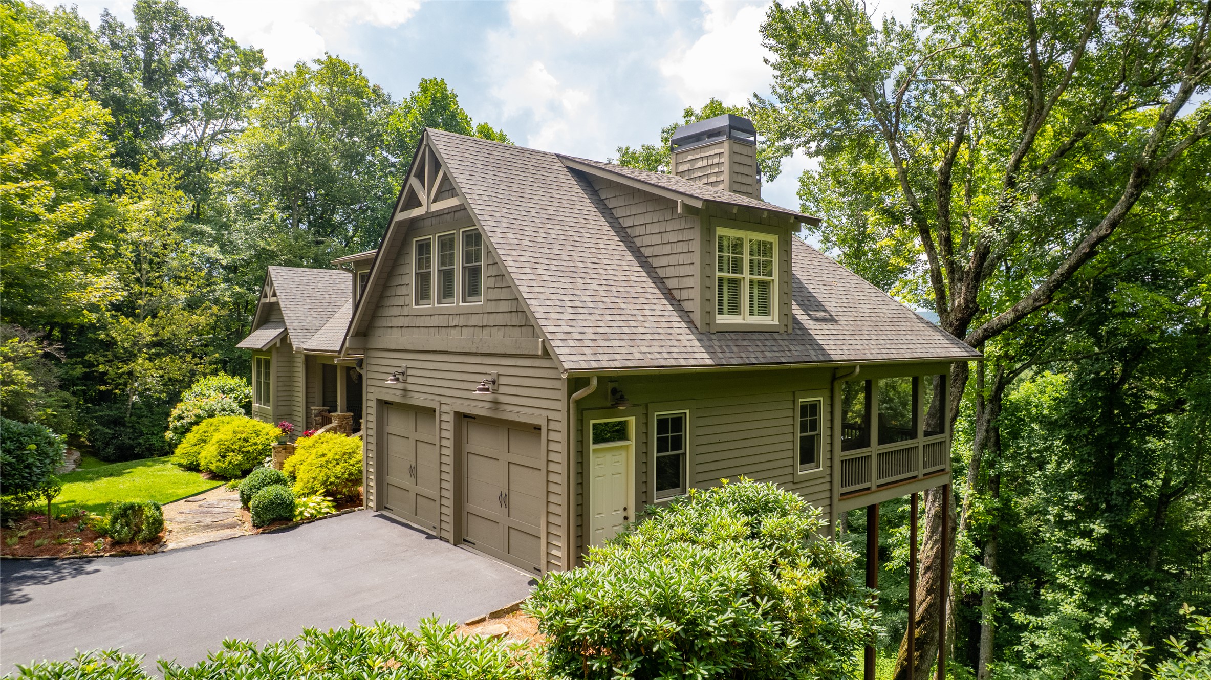 245 Woodland Ridge Drive