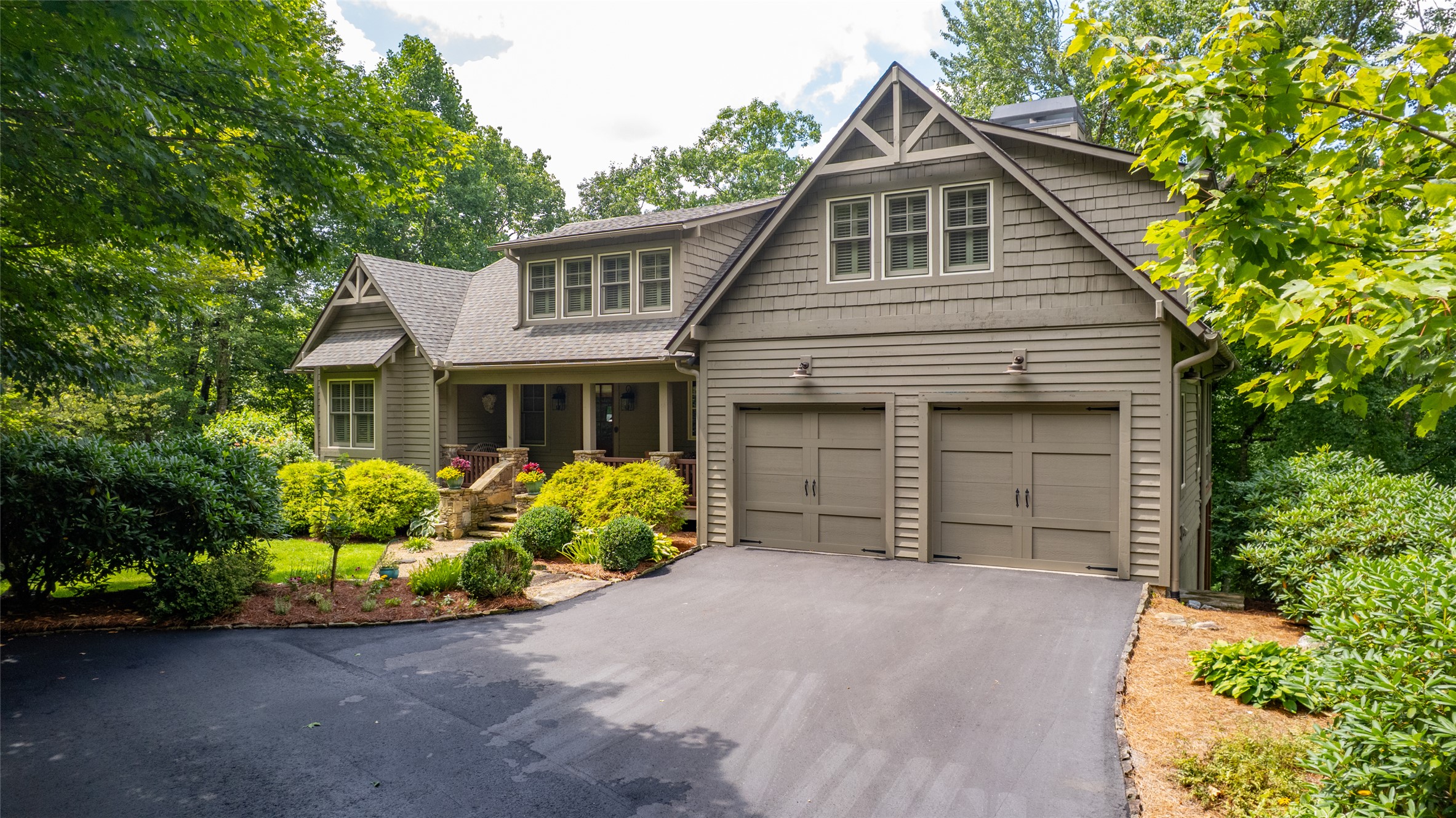 245 Woodland Ridge Drive