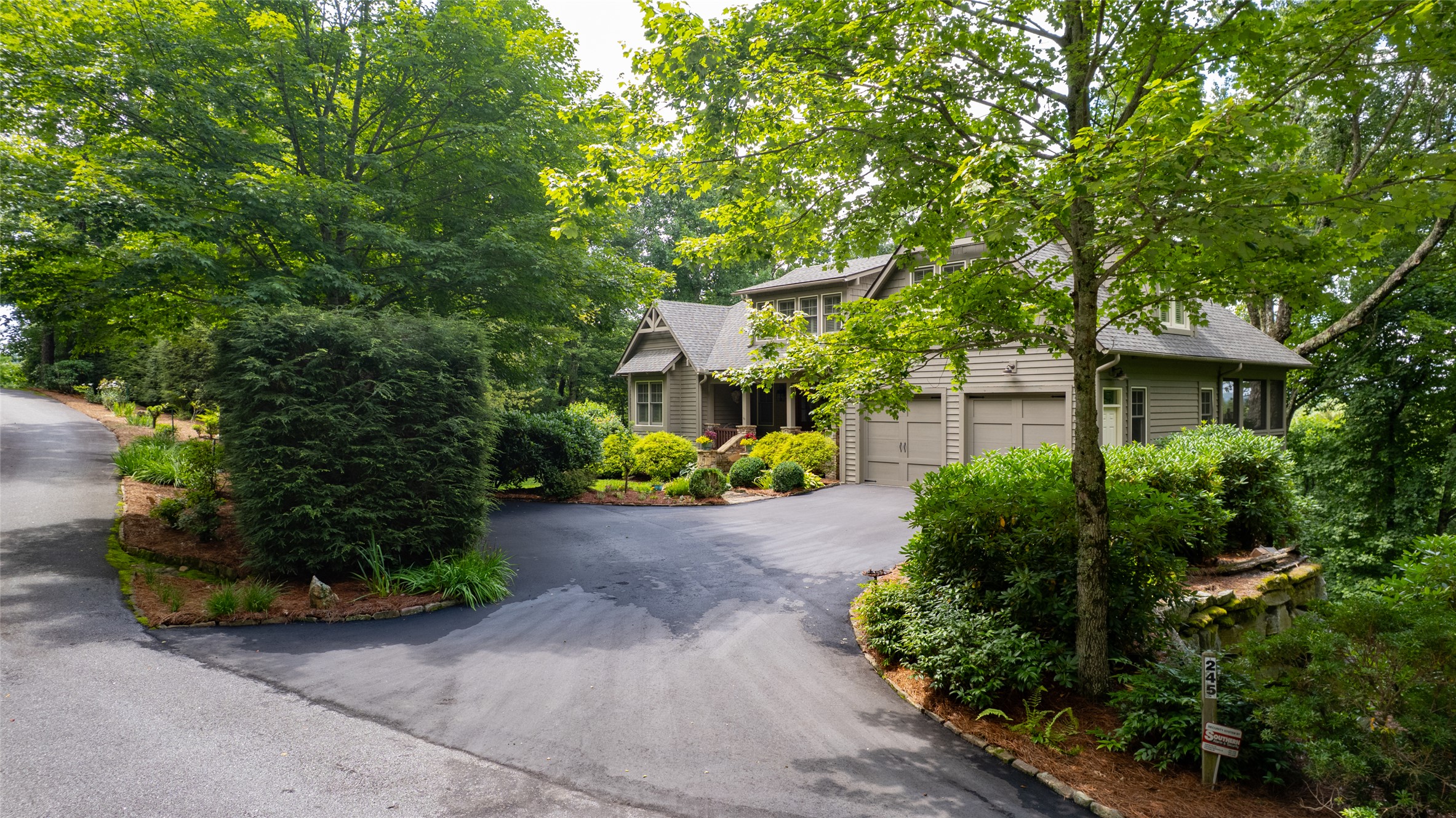 245 Woodland Ridge Drive