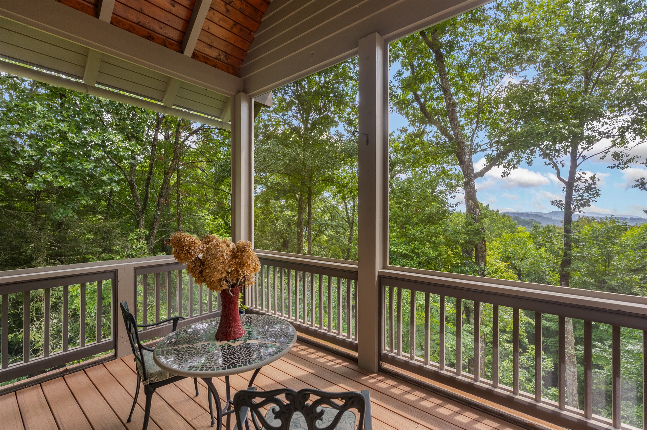 245 Woodland Ridge Drive