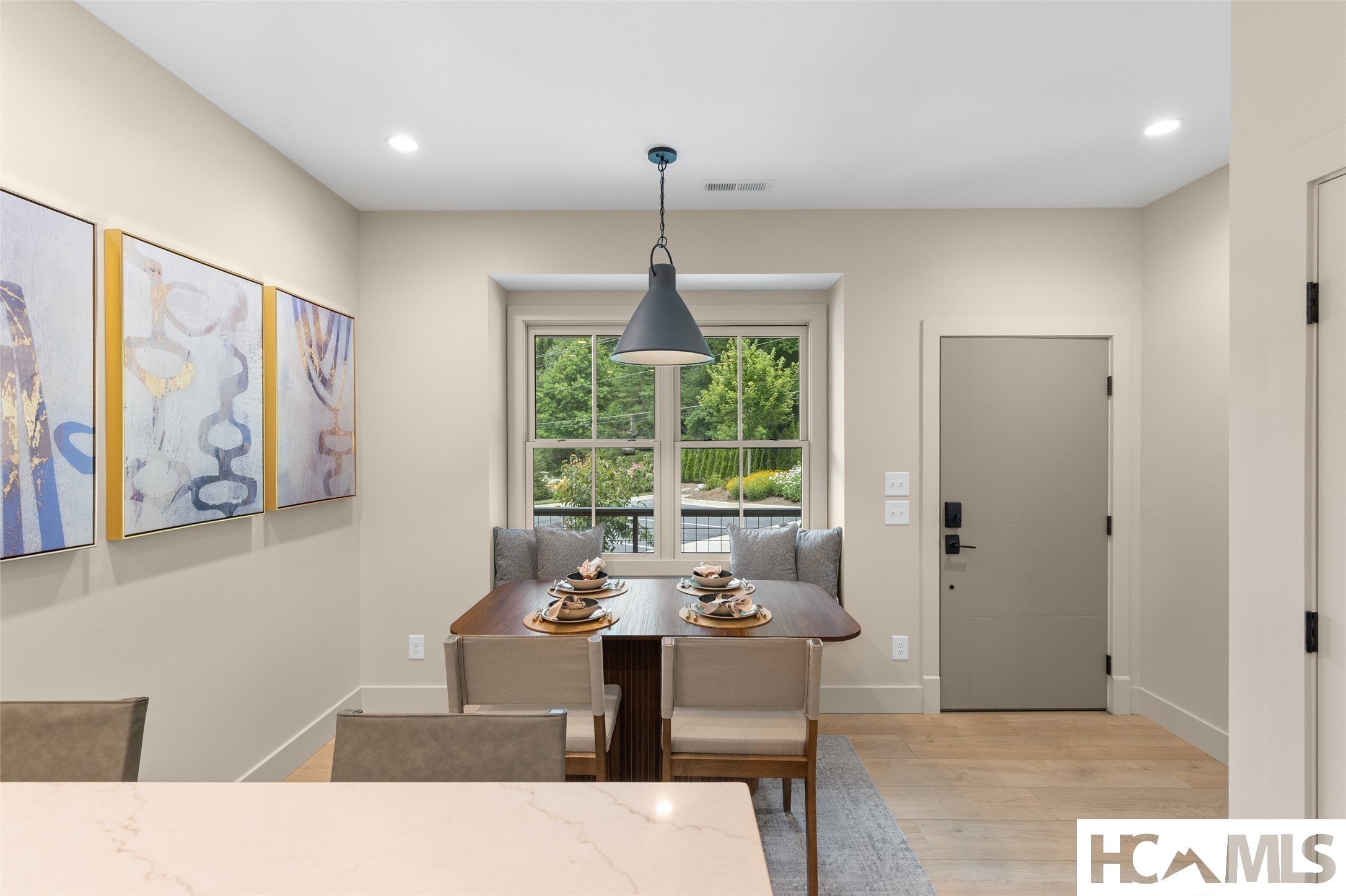 1077B Hicks 2