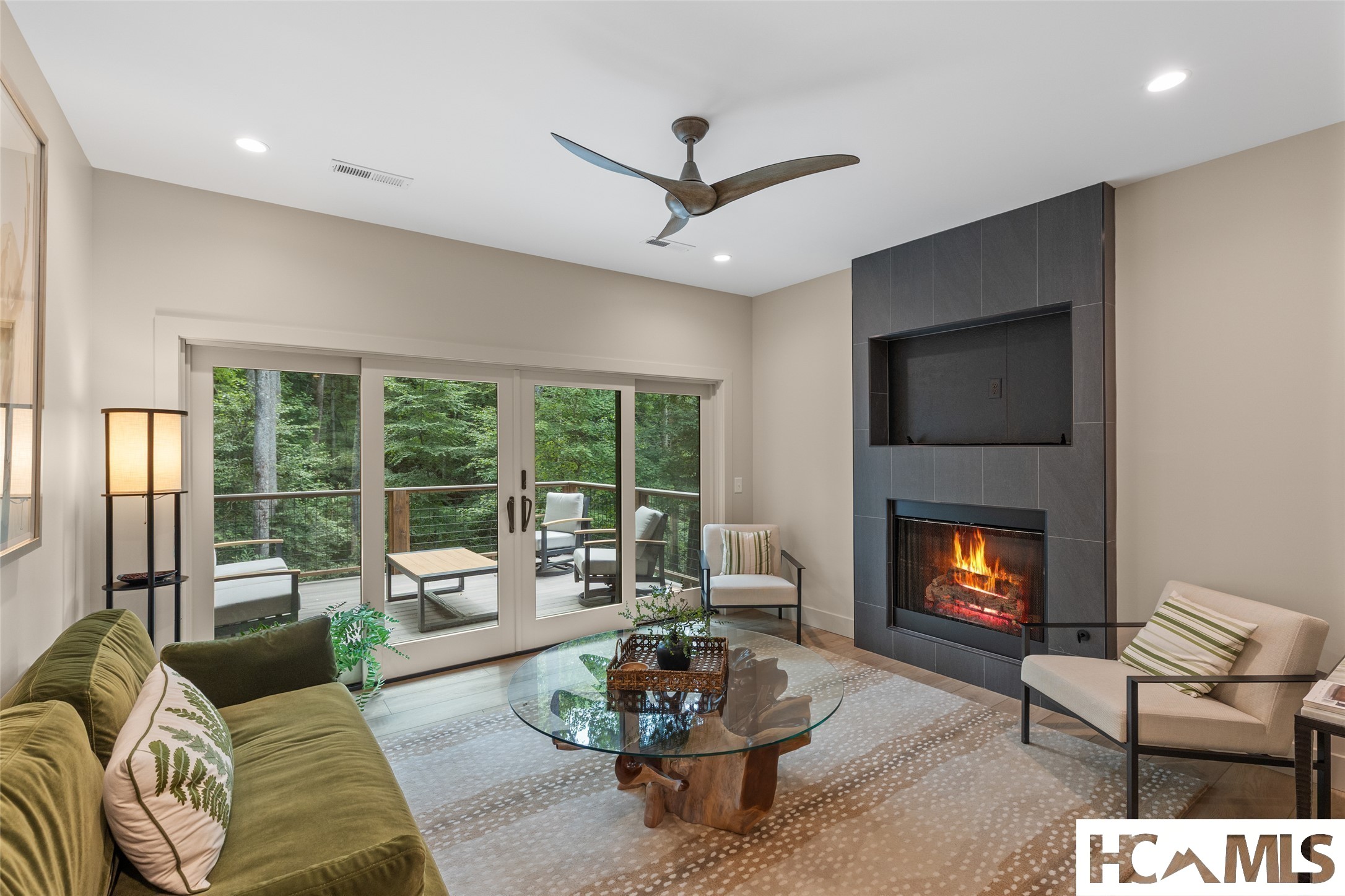 1077B Hicks 2