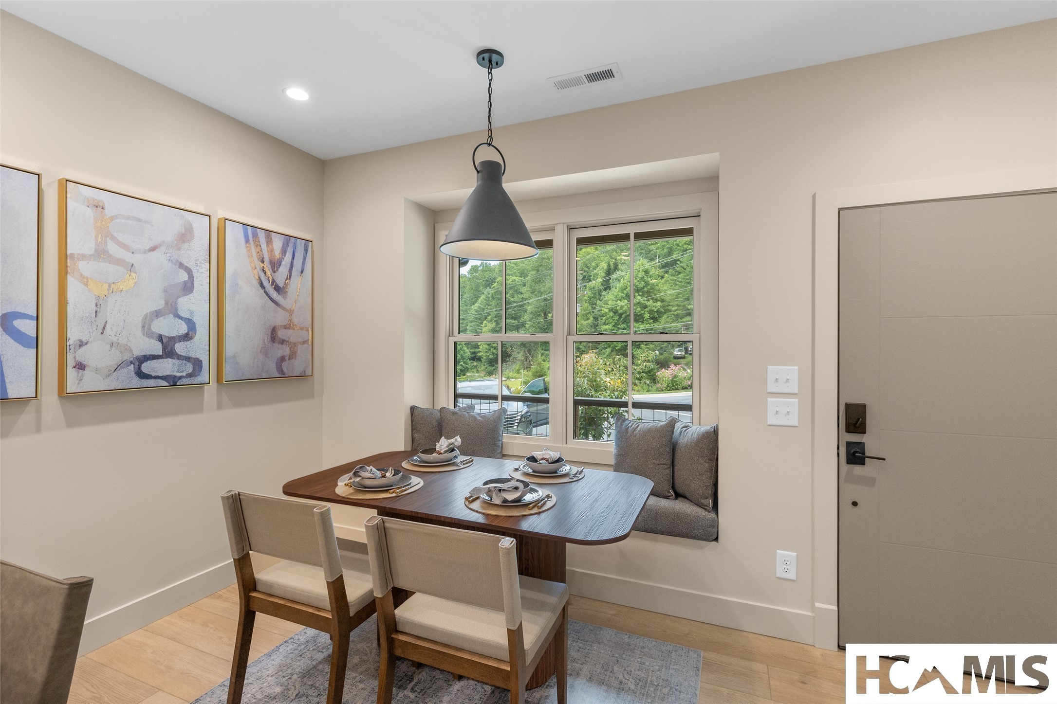 1077B Hicks 2