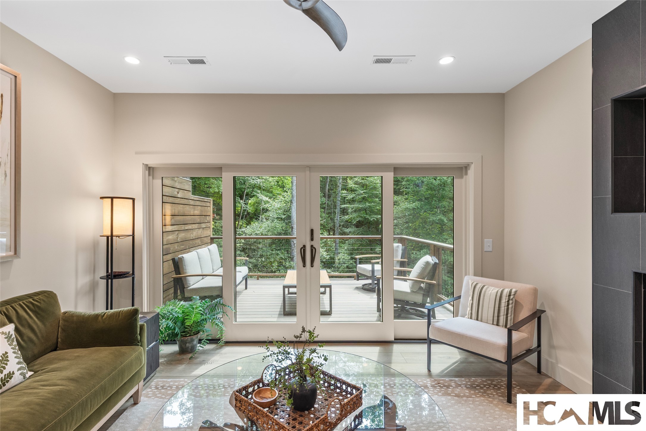 1077B Hicks 2