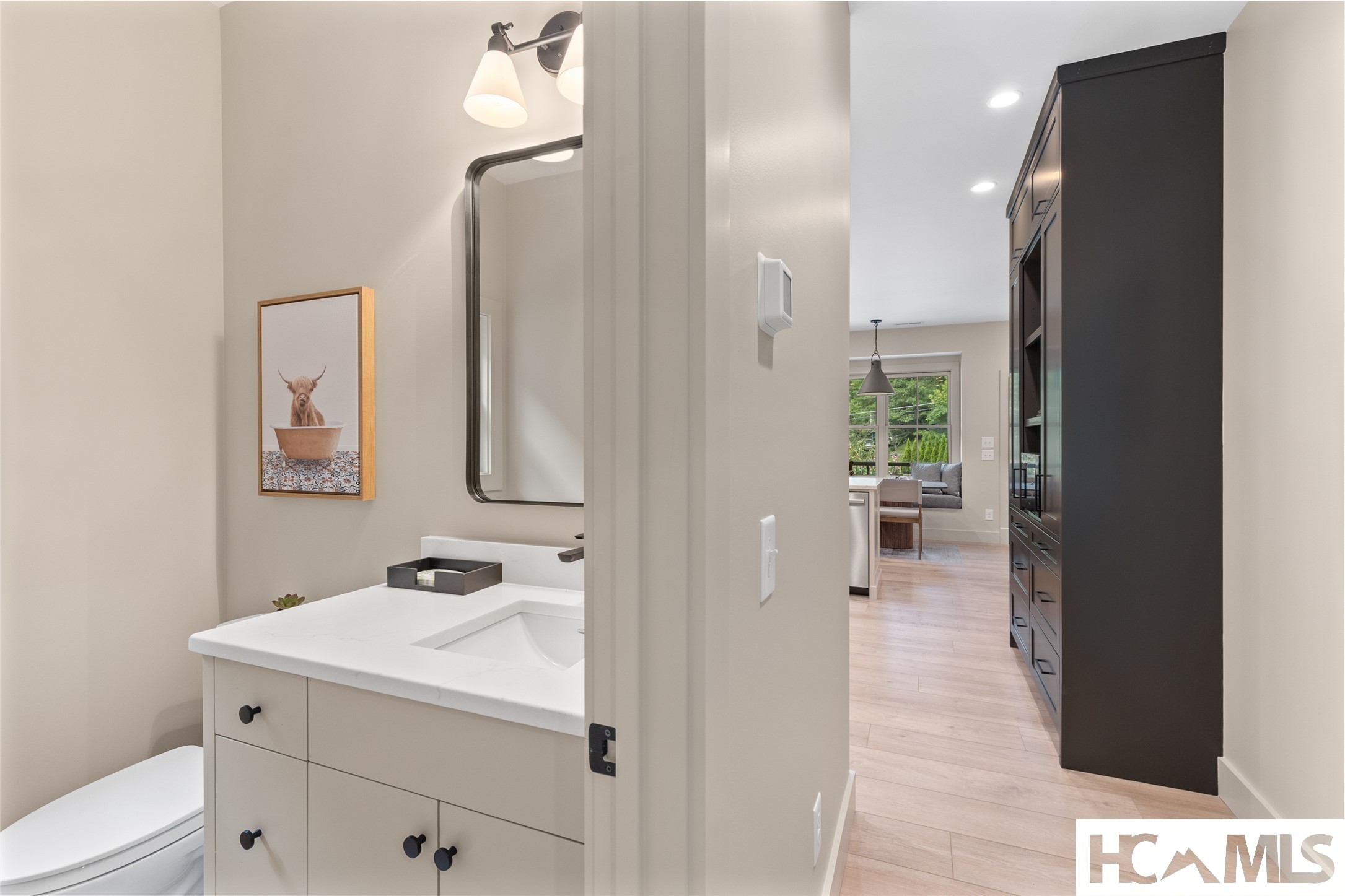1077B Hicks 2