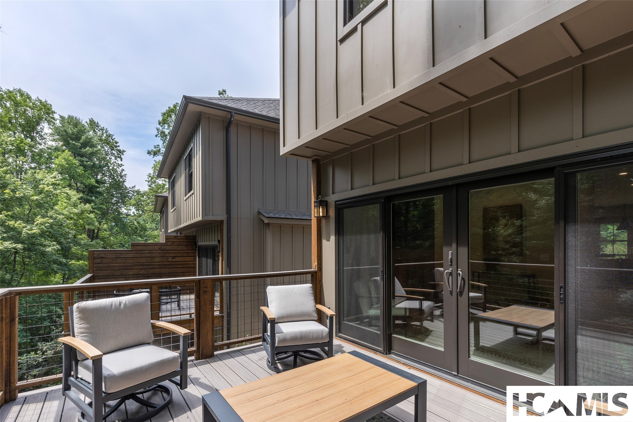1077B Hicks 2