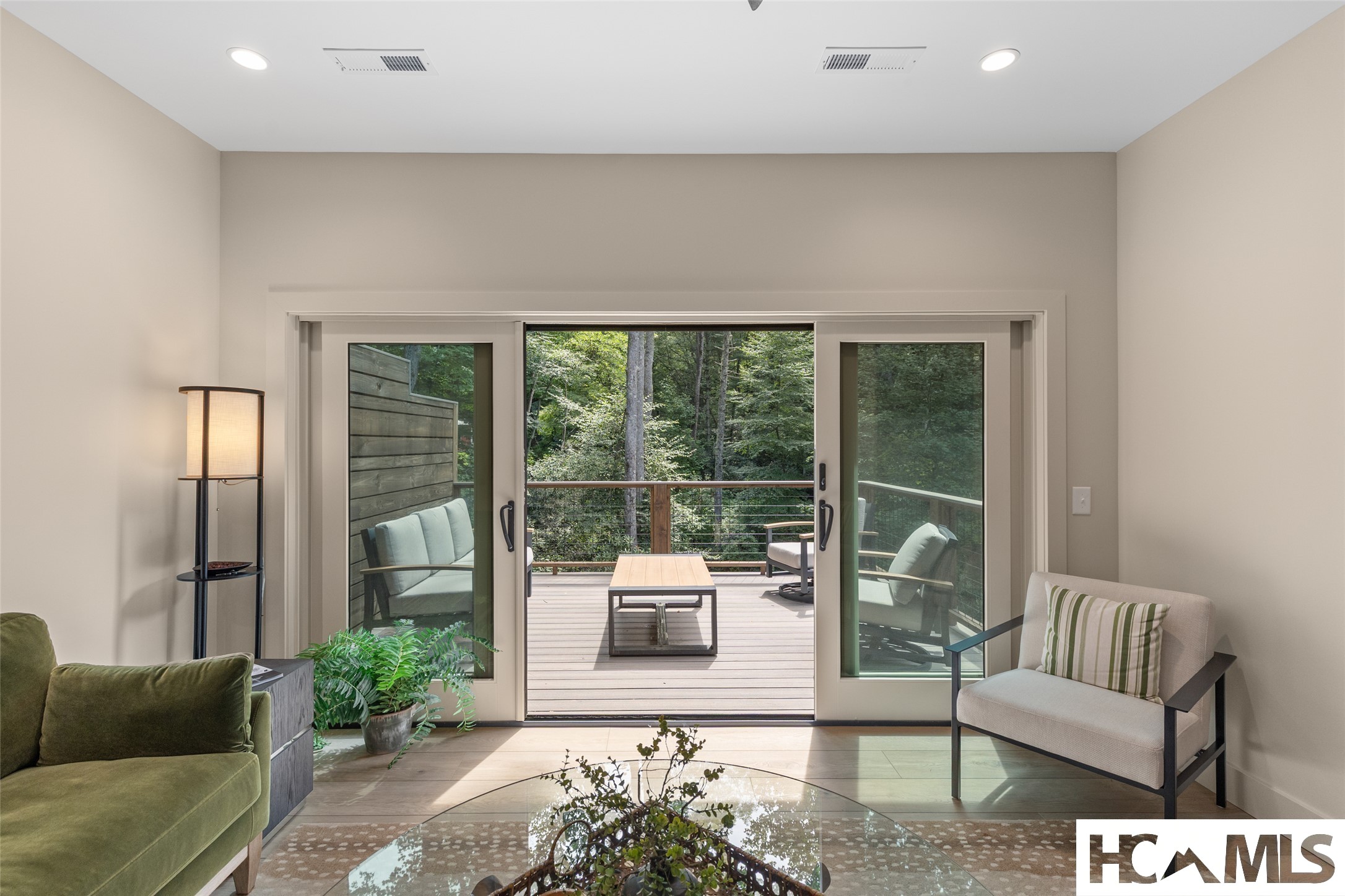 1077B Hicks 2