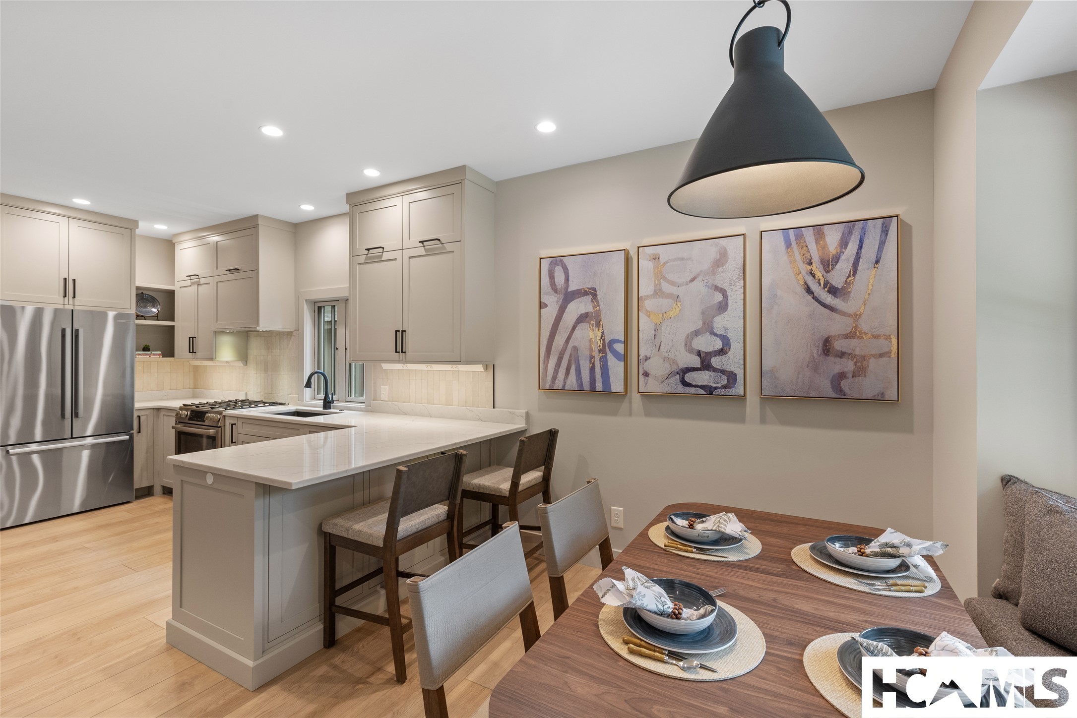 1077B Hicks 2