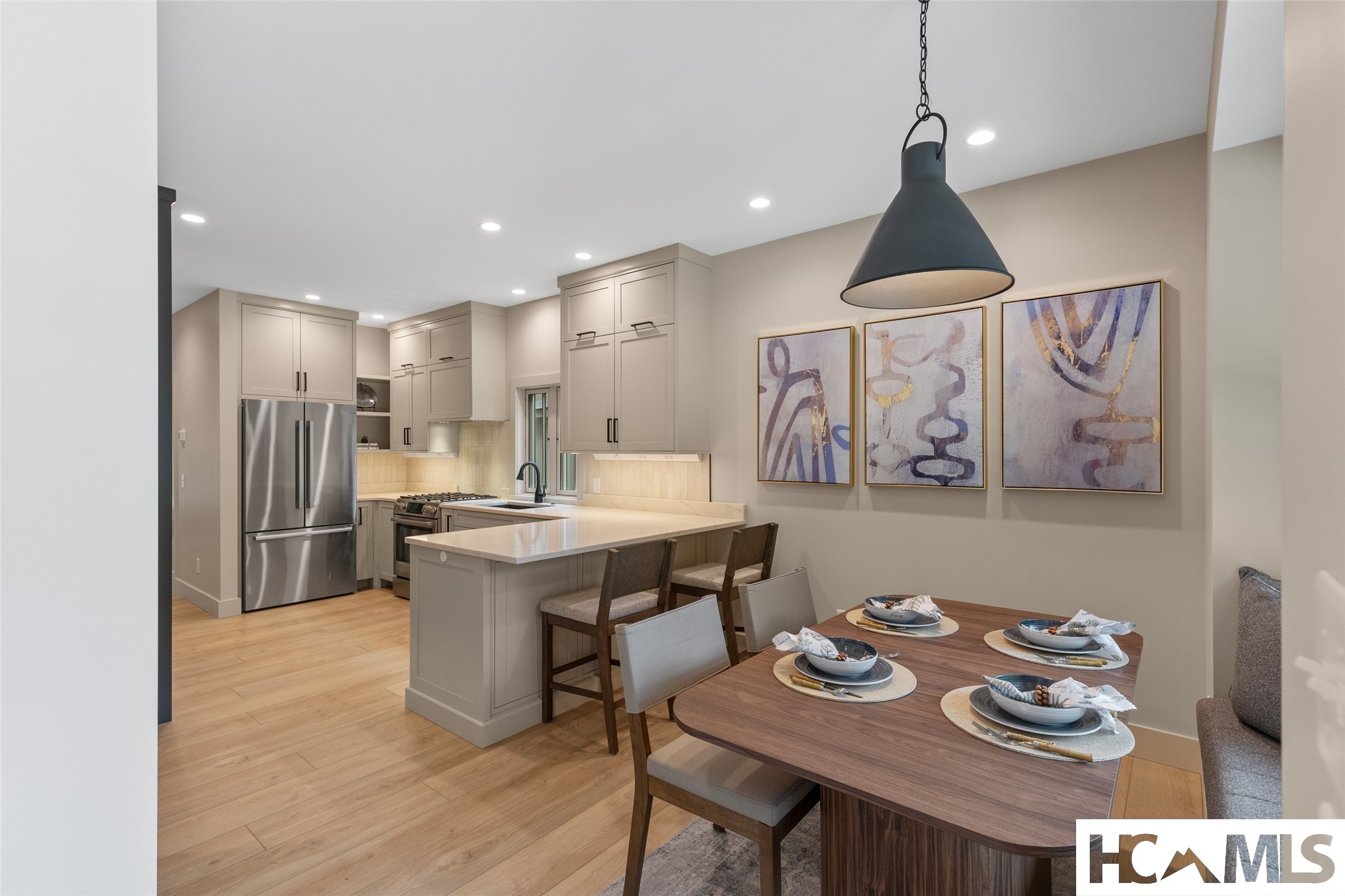 1077B Hicks 2