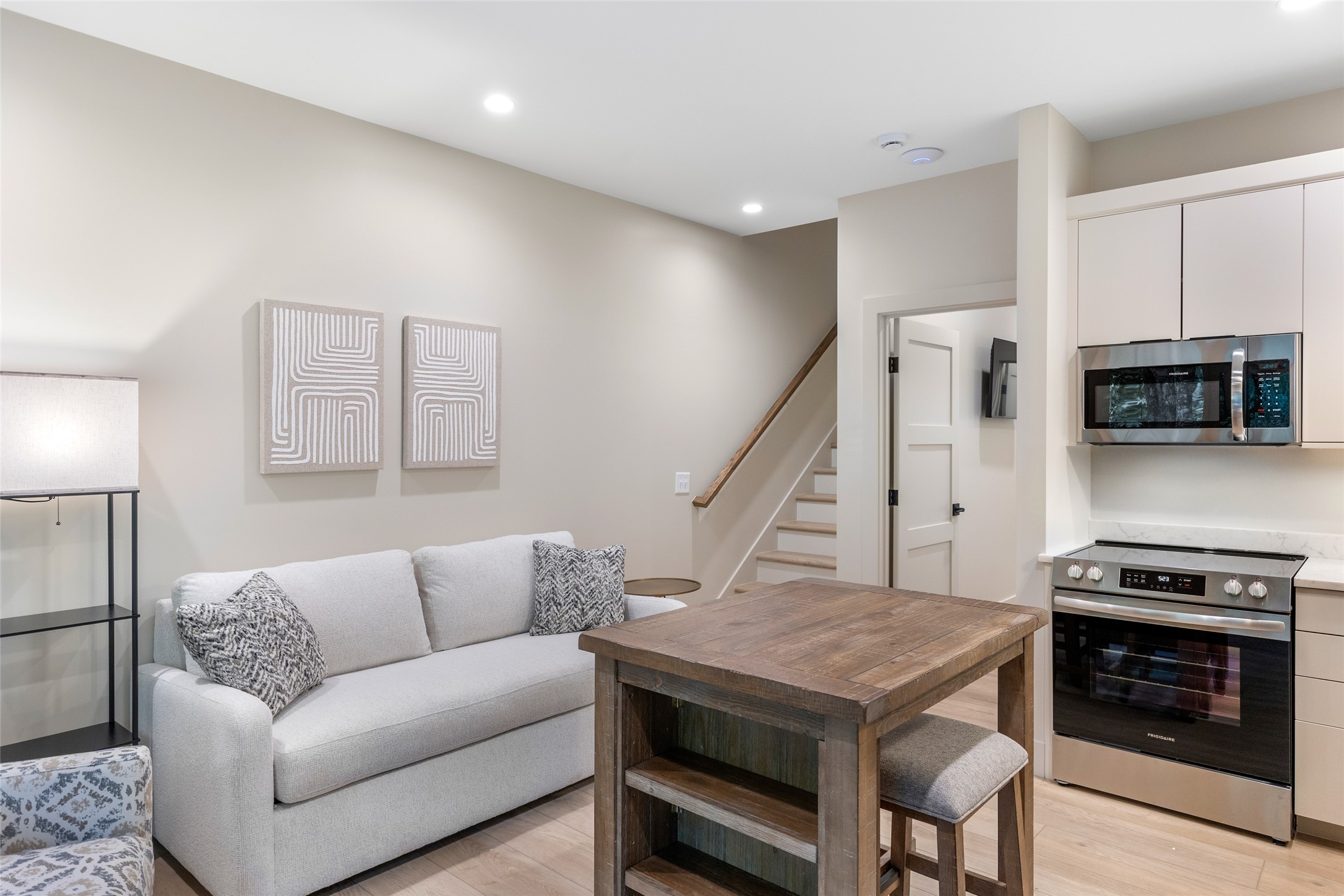 1081 A Hicks 3