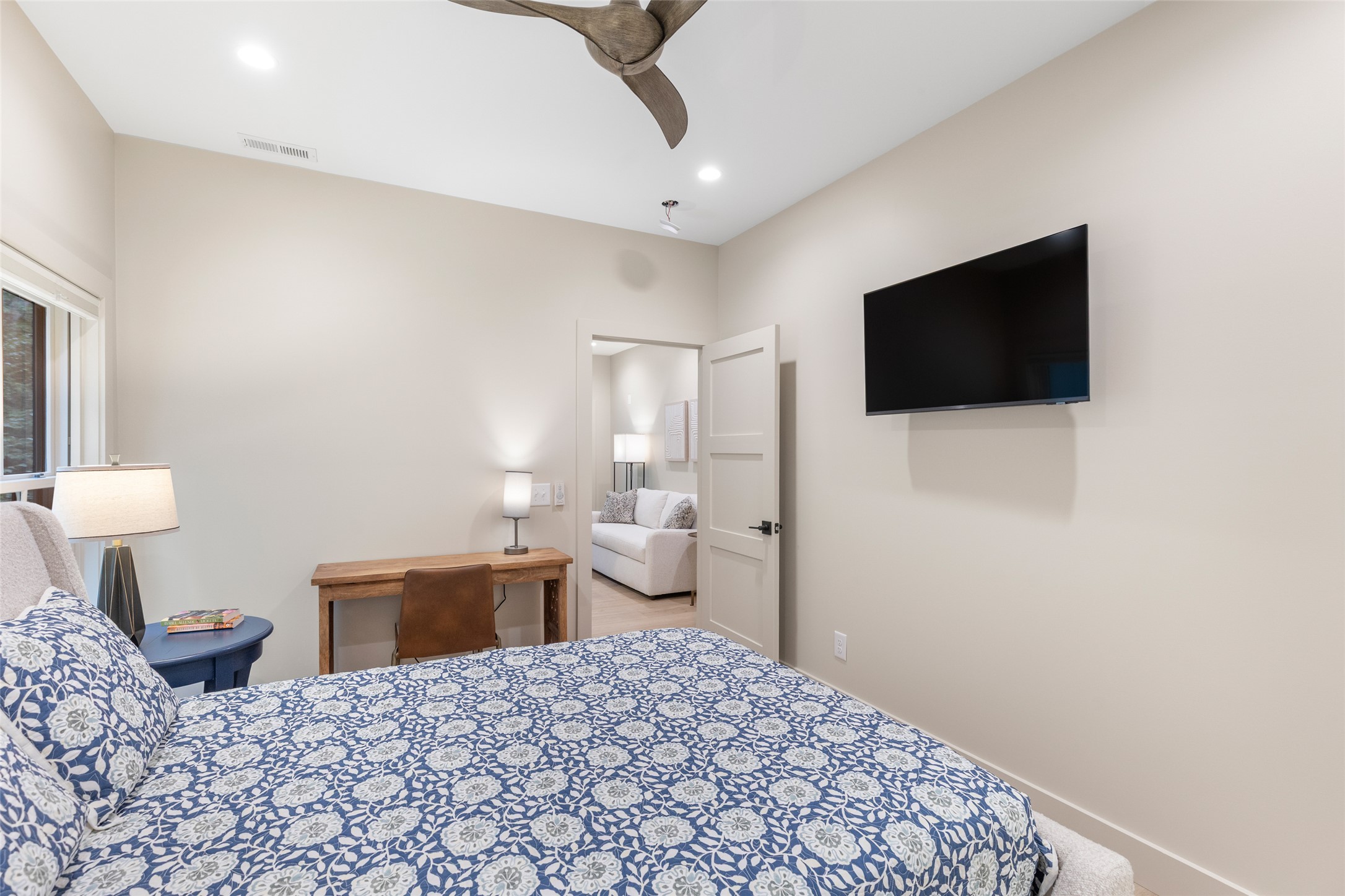 1081 A Hicks 3