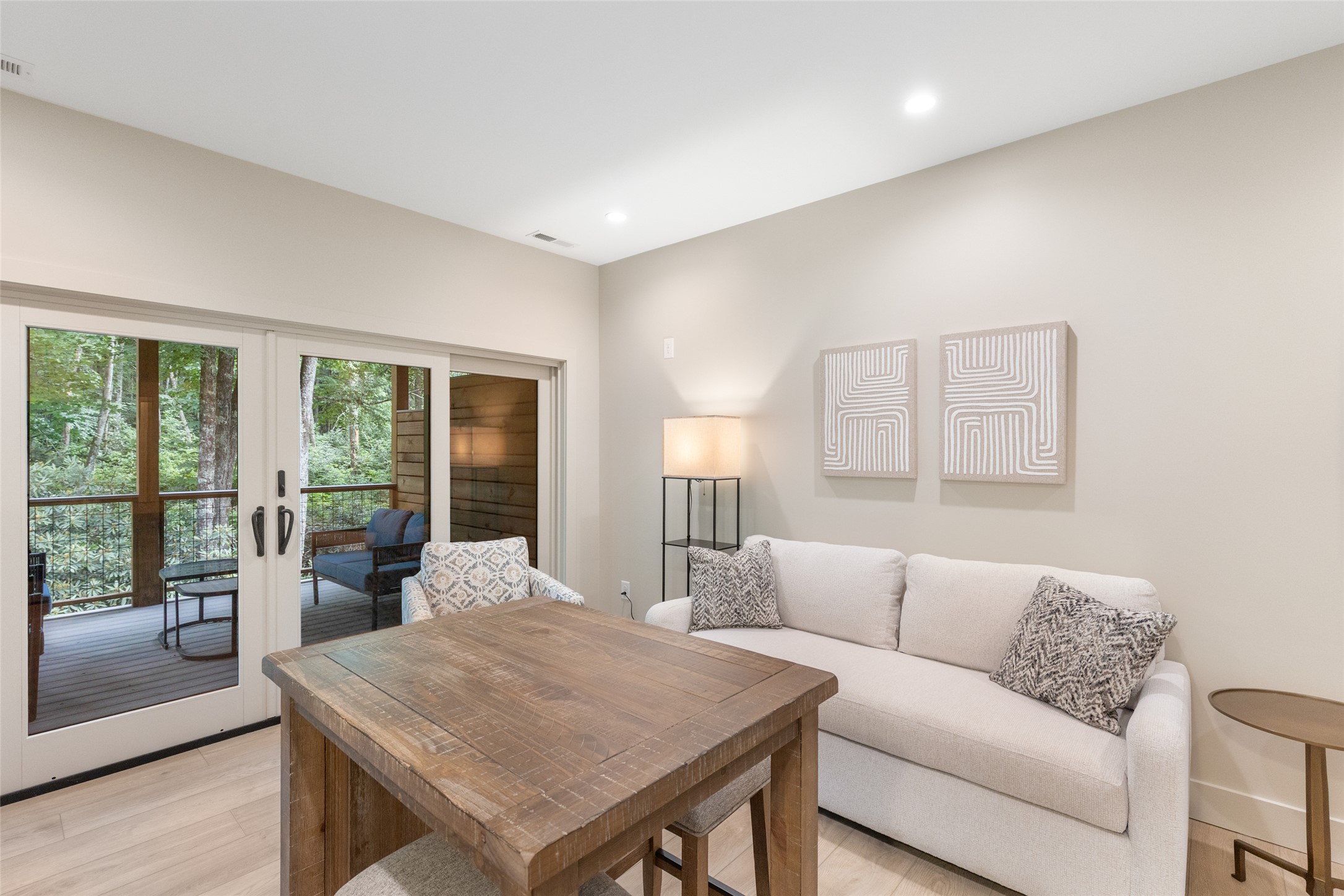 1081 A Hicks 3