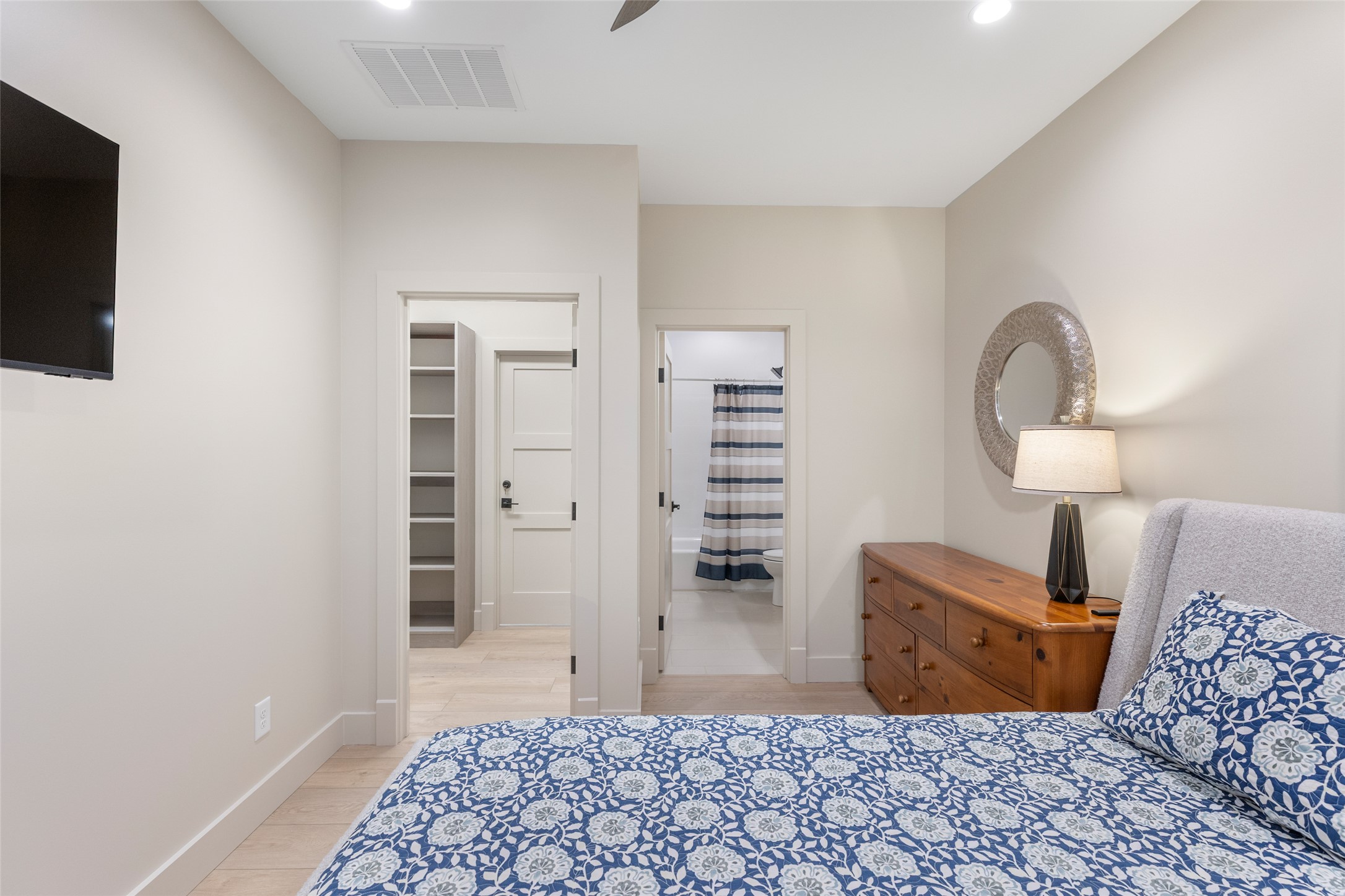1081 A Hicks 3