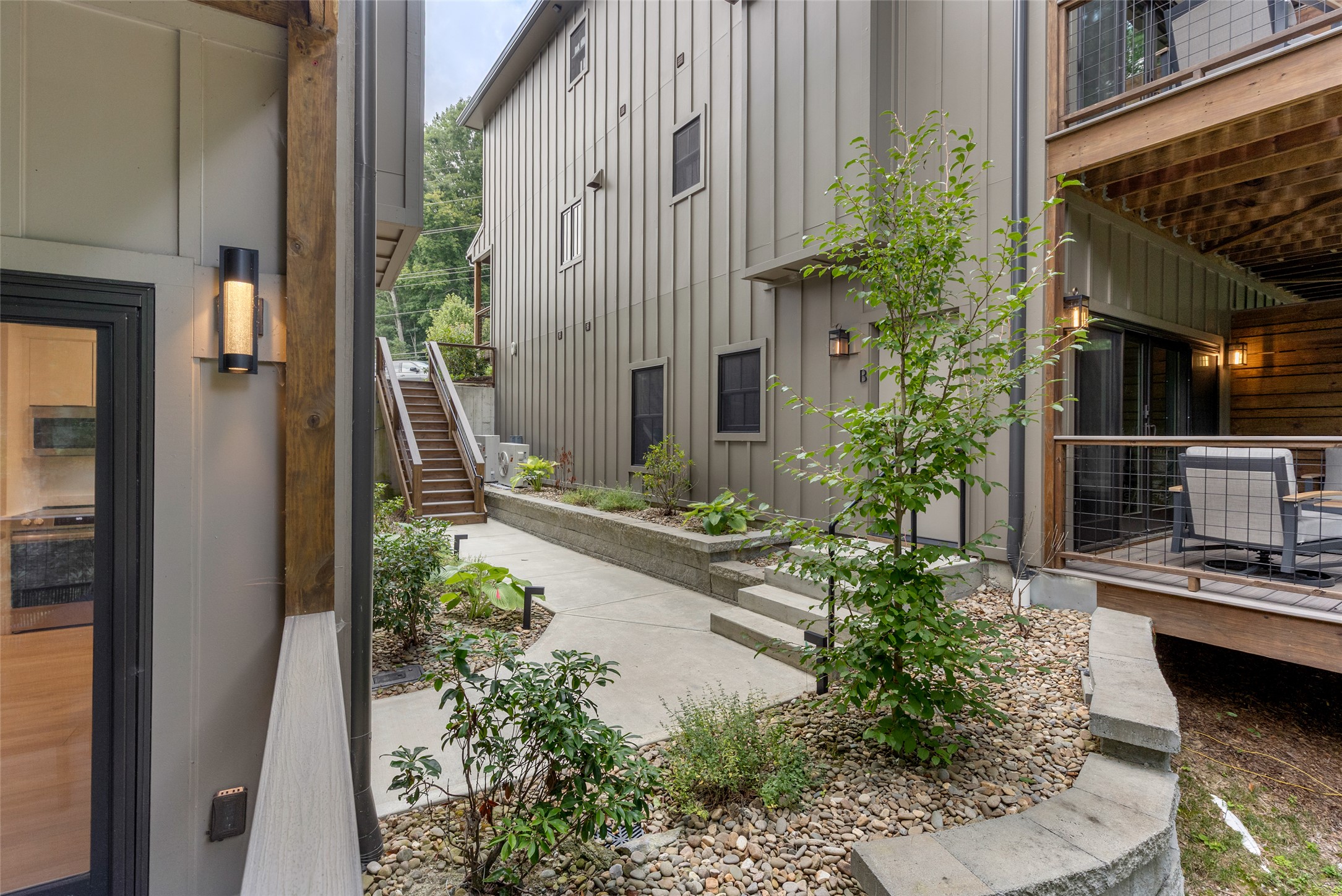 1081 A Hicks 3