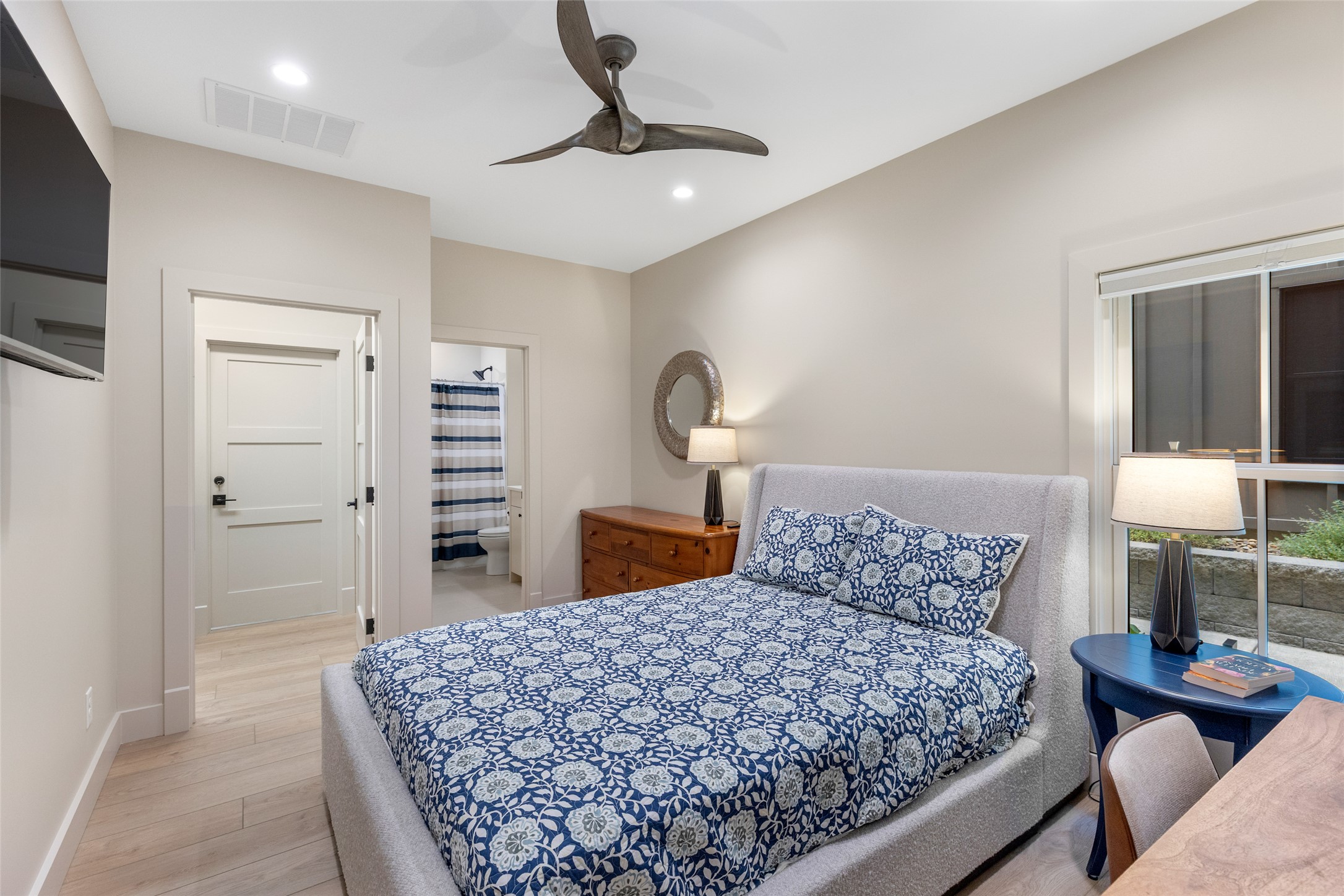 1081 A Hicks 3