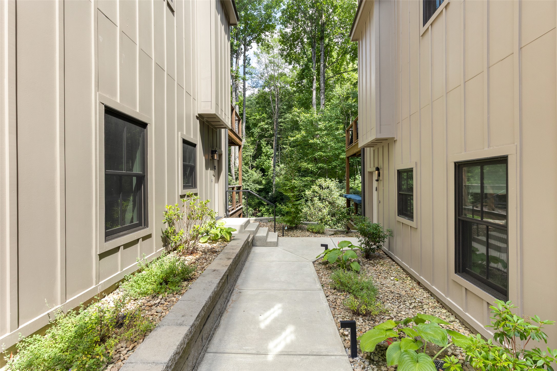 1081 A Hicks 3