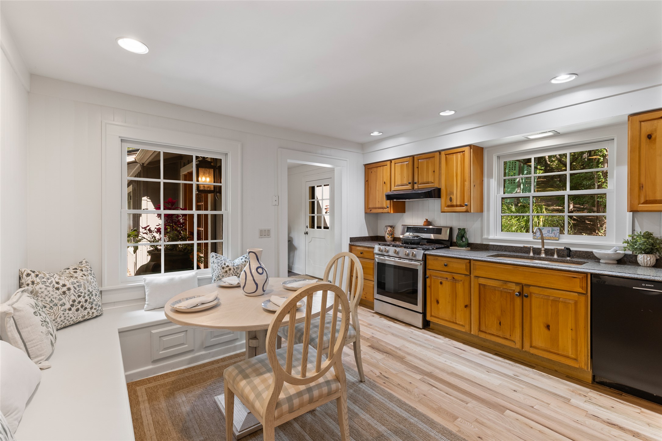 424 Split Rail Row
