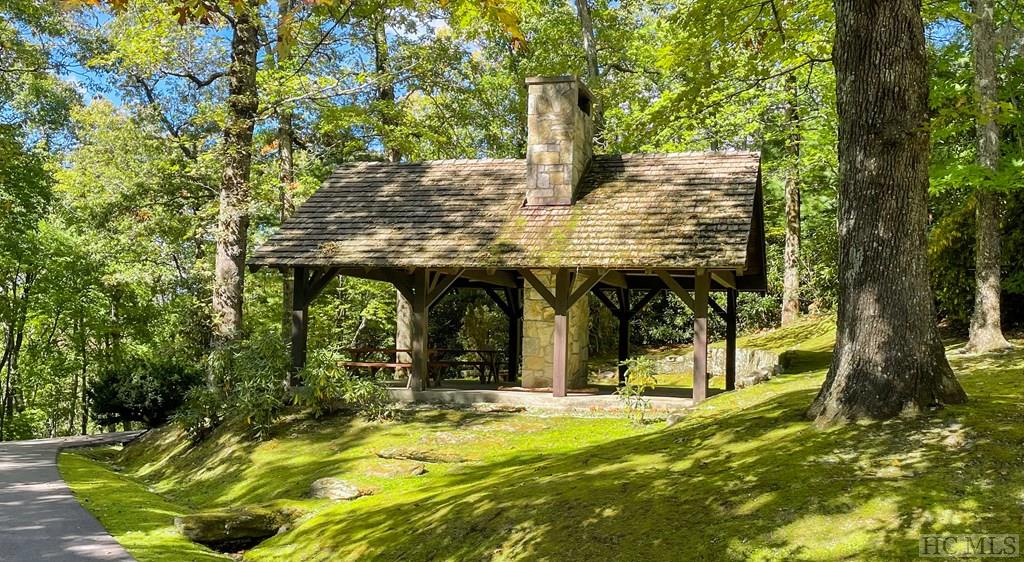 8&9 Woodland Ridge Drive