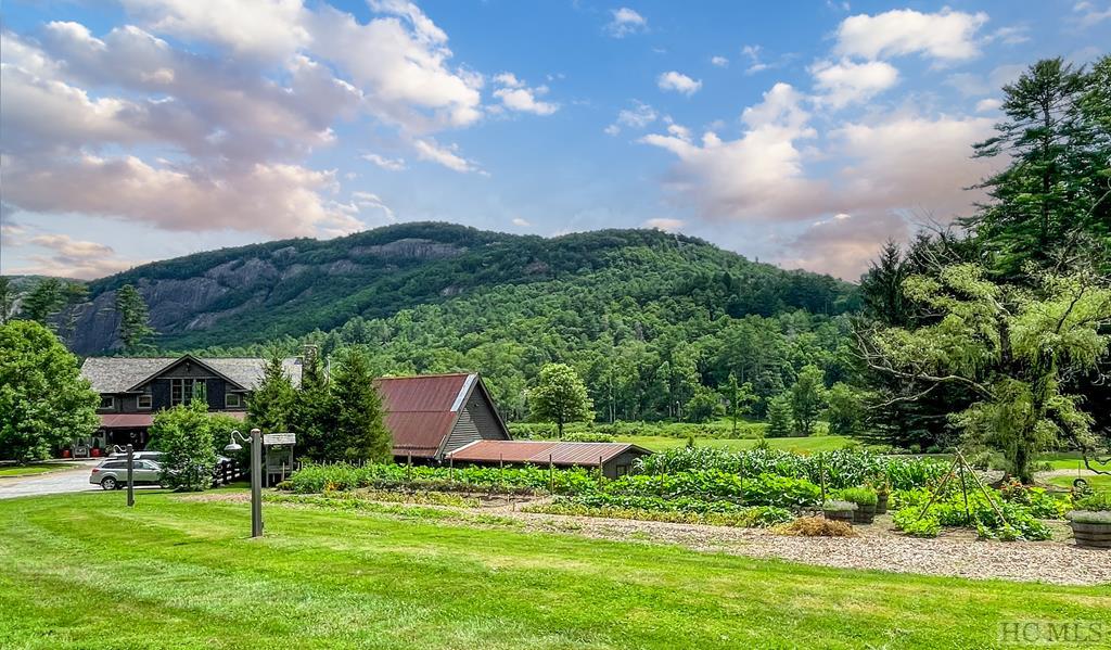 488 Farmhouse Trail