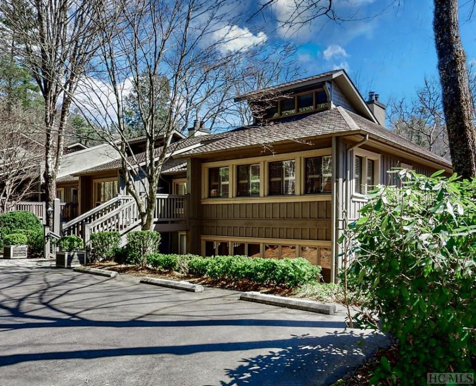 214 Fairway Condos 214