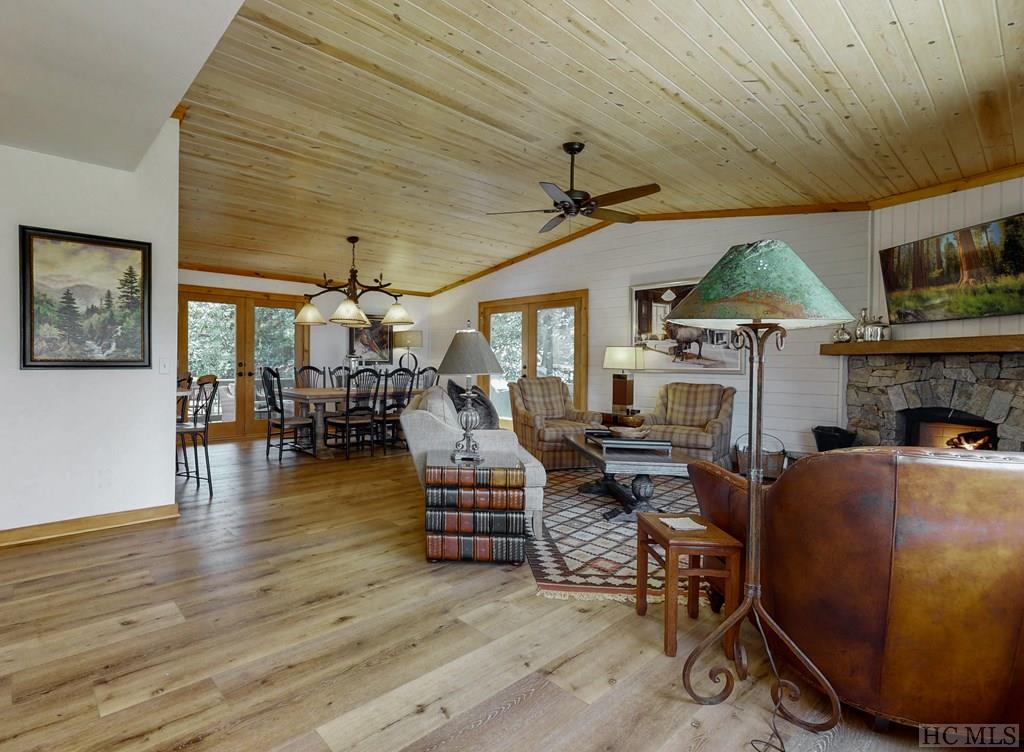 1500 Cullasaja Drive